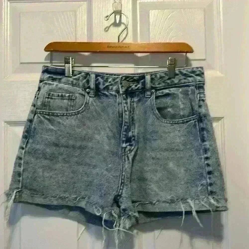 PacSun Mom Short Acid Wash Distressed 90s Cuffed Hem Jean Short Women’s Size 29.